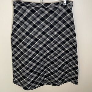 EDDIE BAUER Women’s Gray/ Black Plaid 100% Wool Knee Length Skirt Small Academia